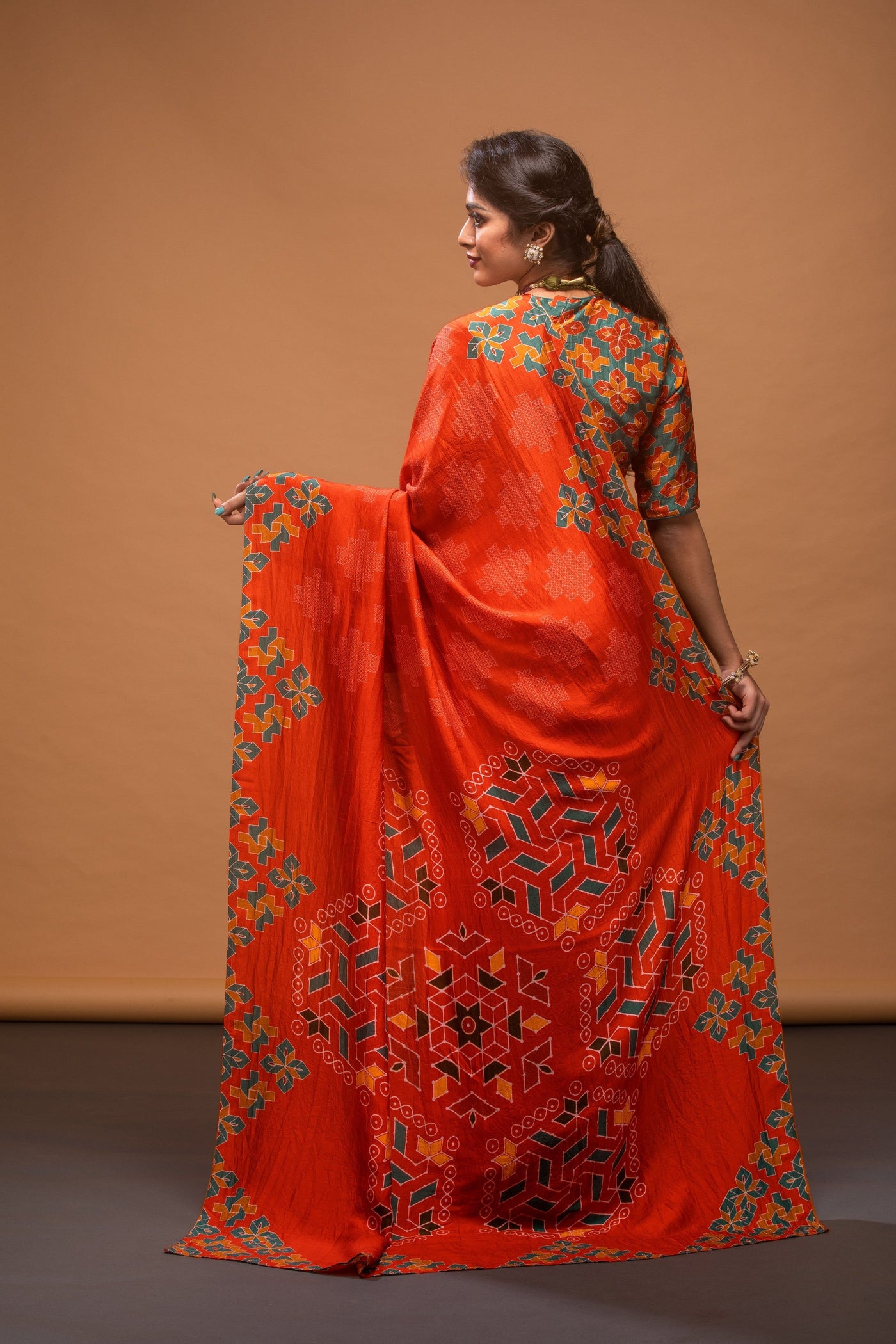 Irresistible Triangles Satin Print Saree